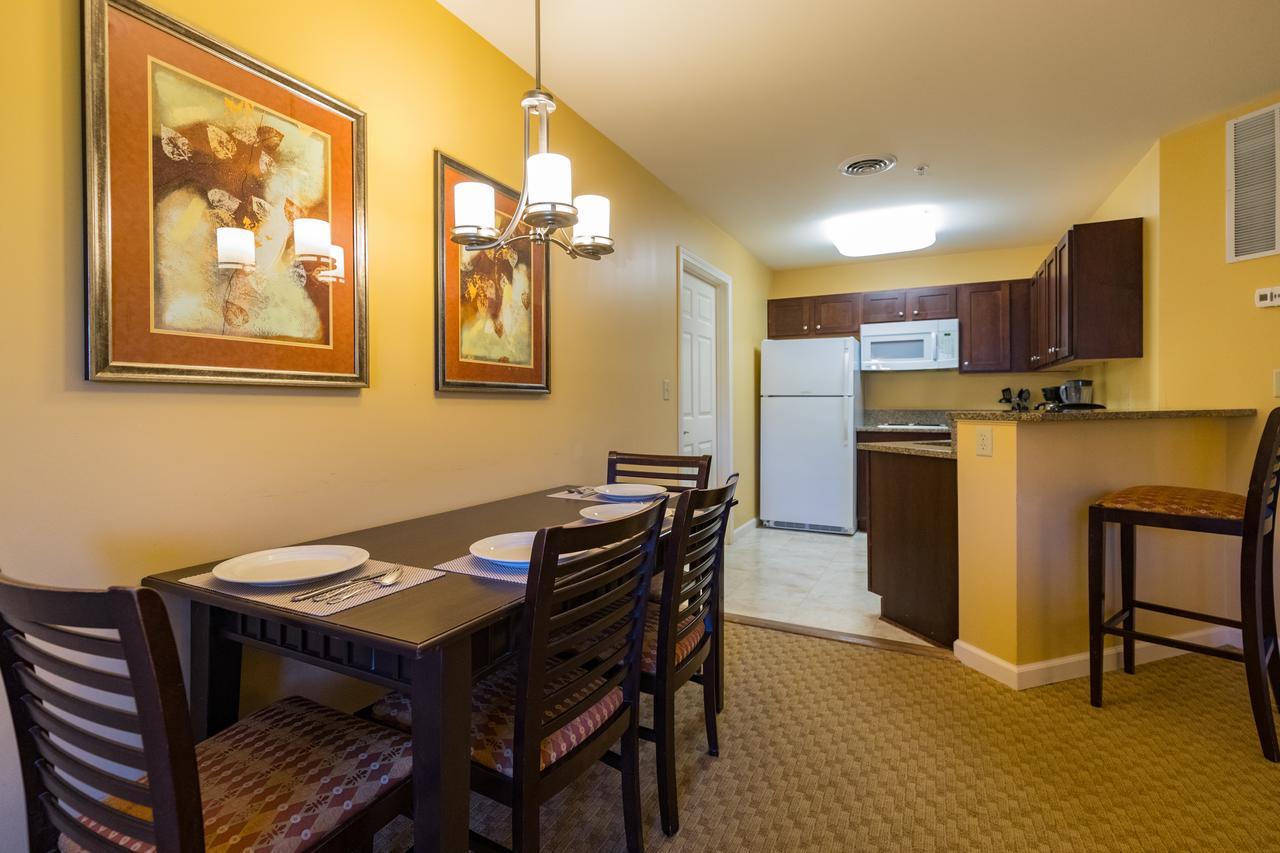 Vacation Village In The Berkshires Hancock Zewnętrze zdjęcie A kitchen in a typical two-bedroom unit