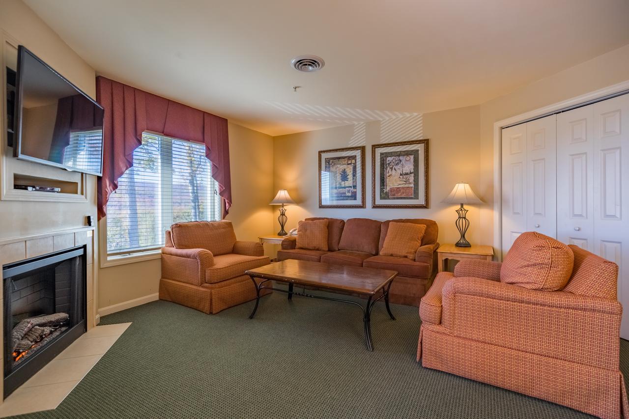Vacation Village In The Berkshires Hancock Zewnętrze zdjęcie Living room